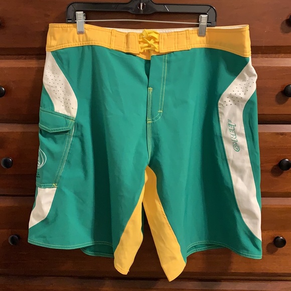 Men's Reef Board Shorts size 38 - Picture 3 of 3